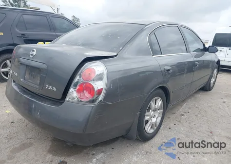 2005 Nissan Altima 2.5 S from USA, damaged, VIN 1N4AL11D55N917549